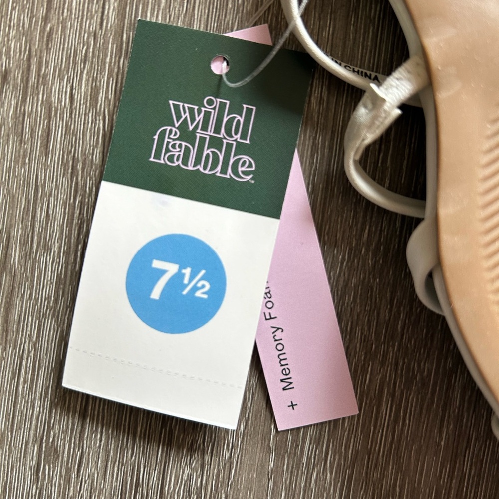 NWT Wild Fable White Memory Foam Kristen Flat Bow Sandals - Picture 6 of 9